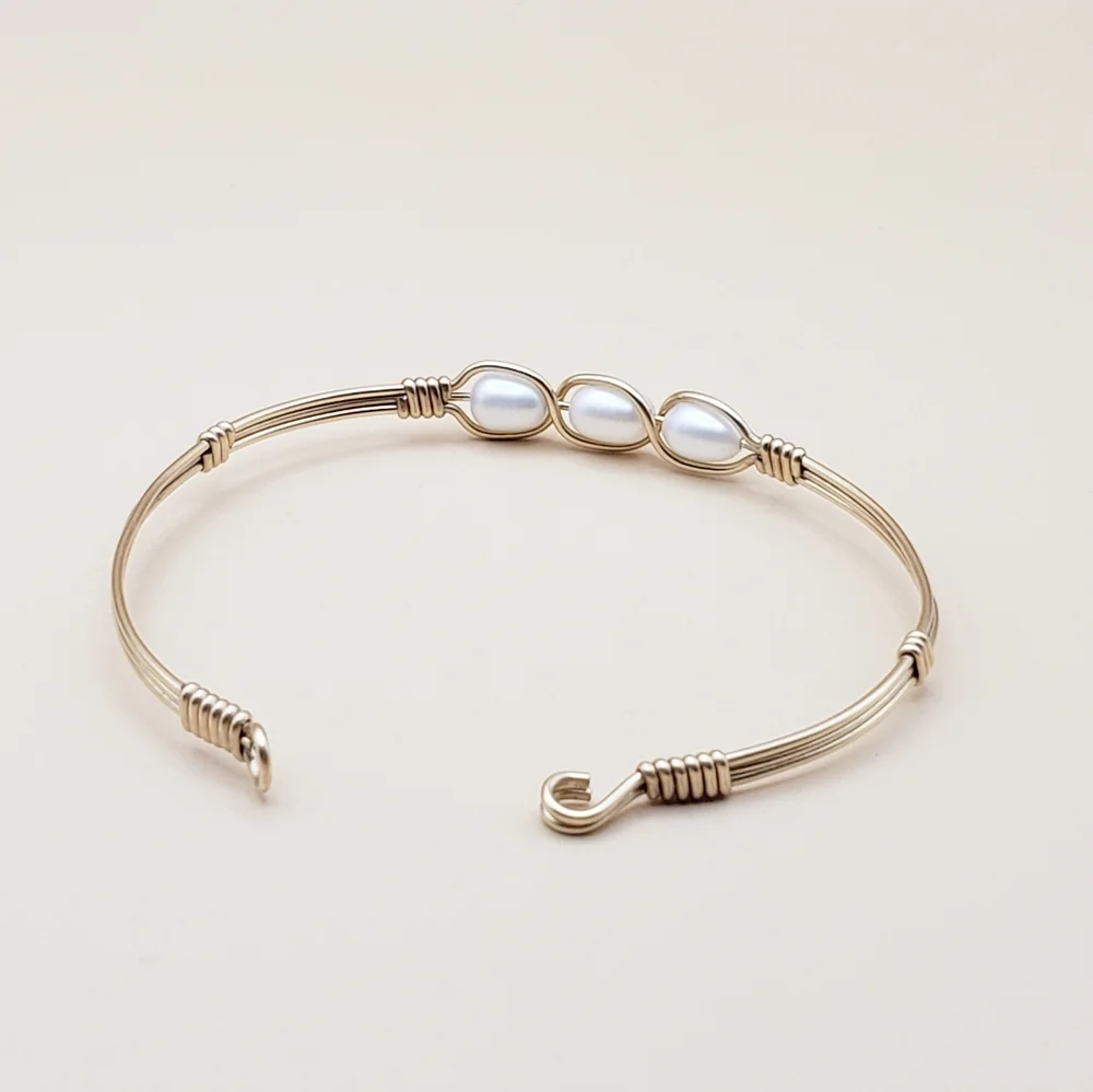 Beautiful 3 Freshwater Pearl Gold Bangle - Picture 9 of 10